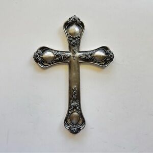 Metal Decorative Cross UDC 2002 Rose Engraved Silver Tone Crucifix